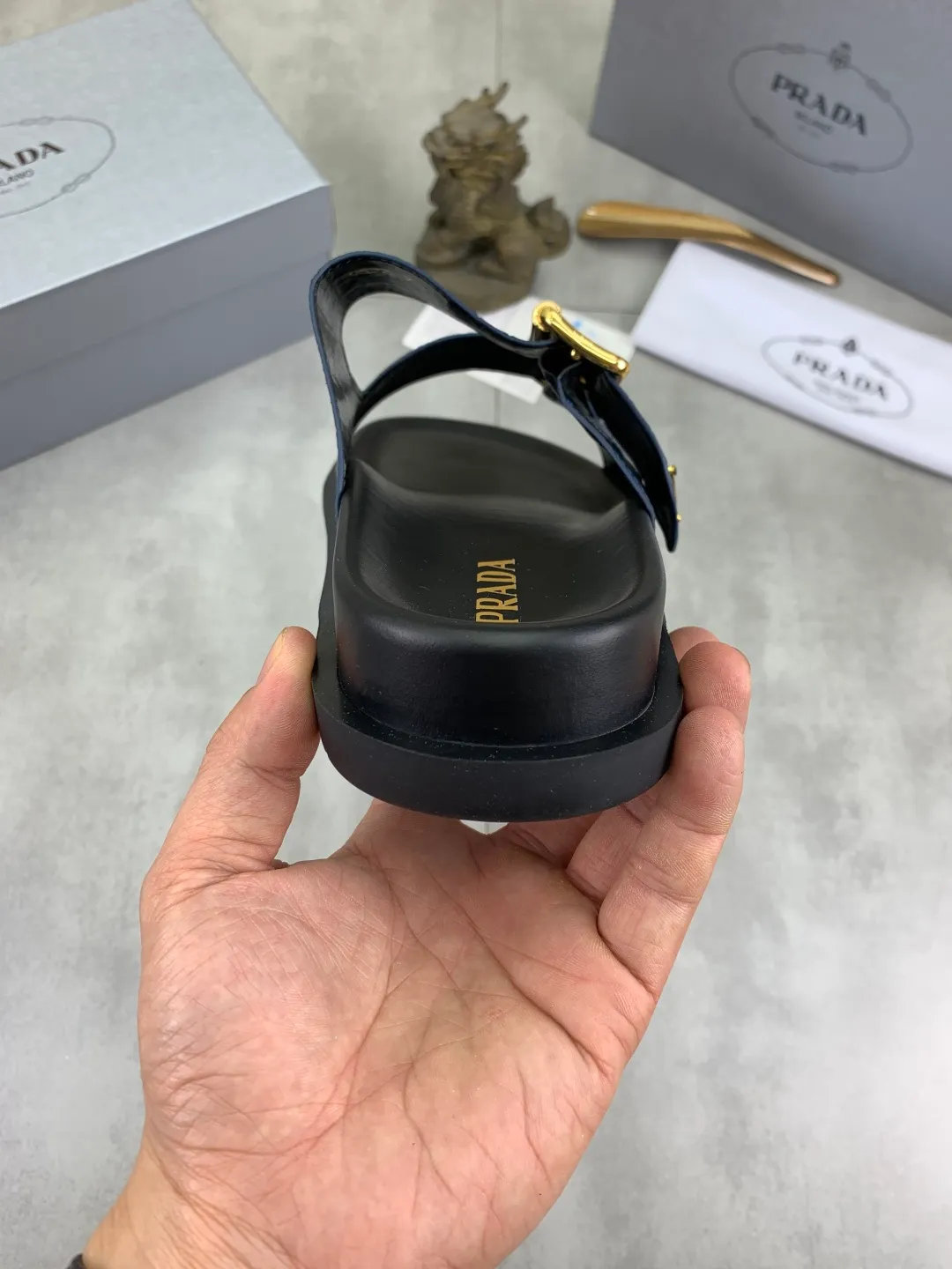 Men's shoes 💰P340💰【New style】🎁🎁🎁 PRADA Prada's new casual slippers, original official website, perfect workmanship, transmitting a kind of noble luxury, sublimating its definition of luxury in Prada's high-end extraordinary craftsmanship. Original combination outsole, code number: 38-44 (45 customized) Multiple colors 🉑️ to choose from